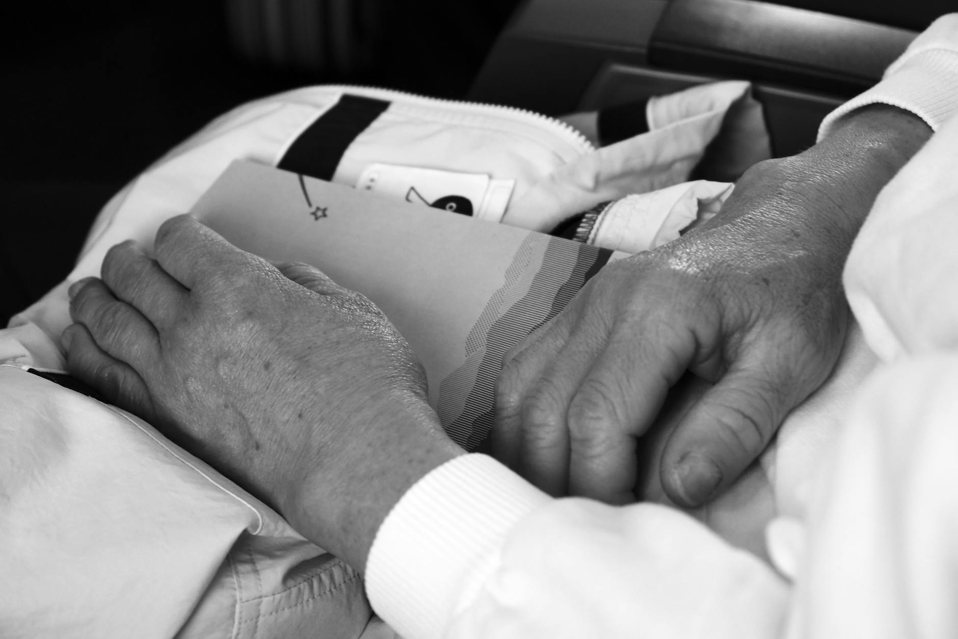 Người chơi ghi chép quản lý vốn cá cược e-sport một cách kỷ luật