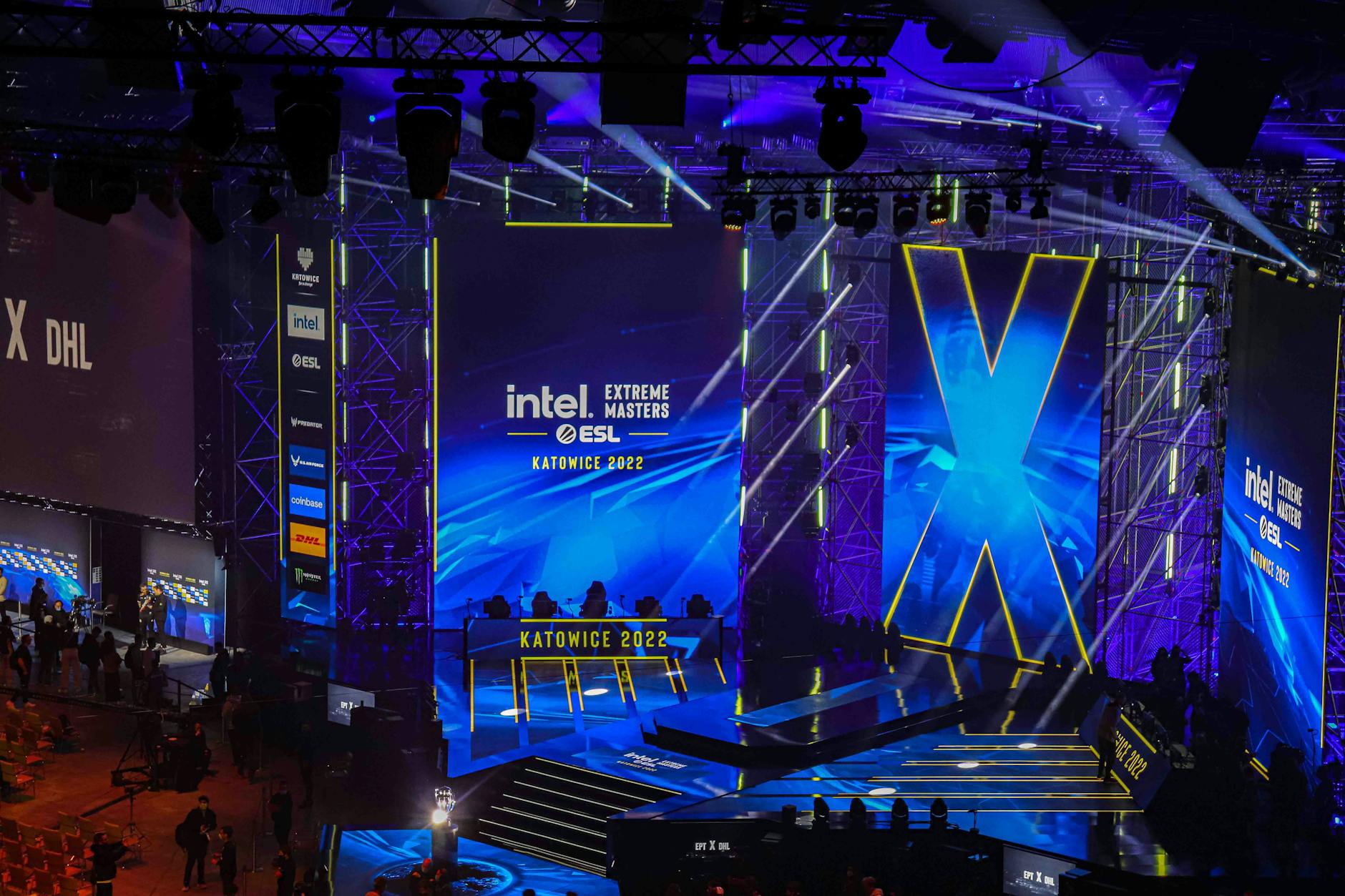 Trận đấu Liên Minh Huyền Thoại chuyên nghiệp minh họa cho kèo theo map và mục tiêu đầu trận