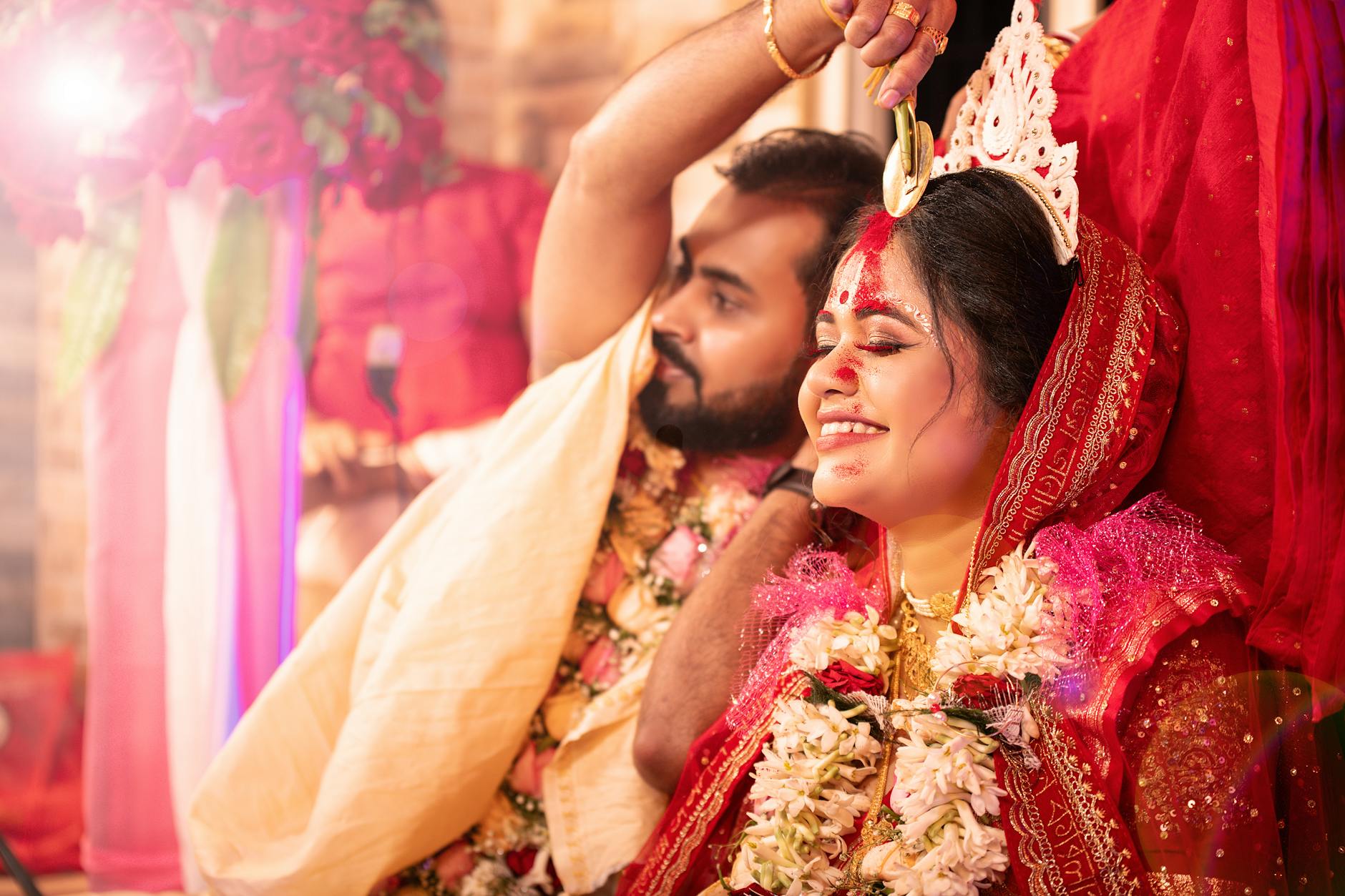 Người xem trận đấu và ghi chú thống kê để phân tích kèo